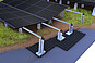 Photovoltaik-Befestigung auf Gründach in Schmetterlingsförmiger Ausrichtung