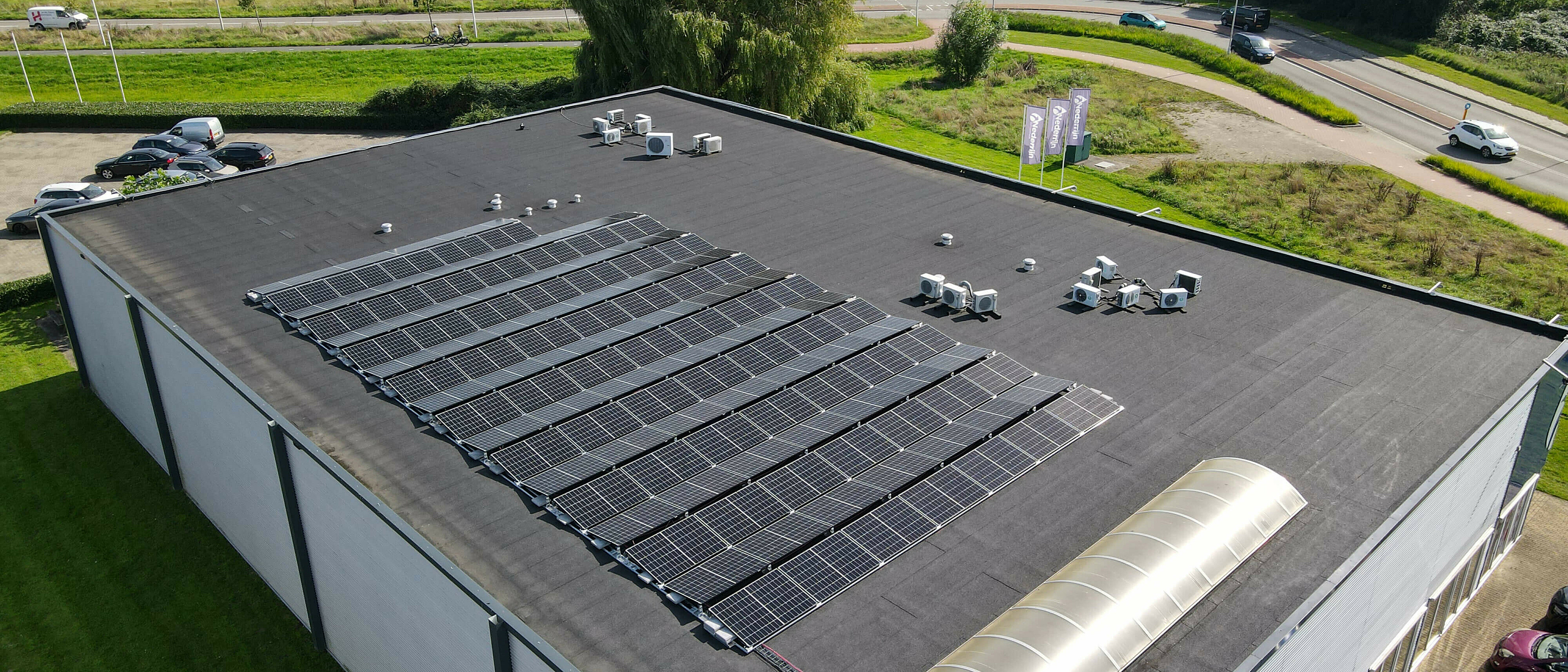 Toolfree flat roof III PV mounting system novotegra rooftop with photovoltaic