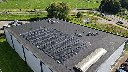 [Translate to PL:] roof top with pv system