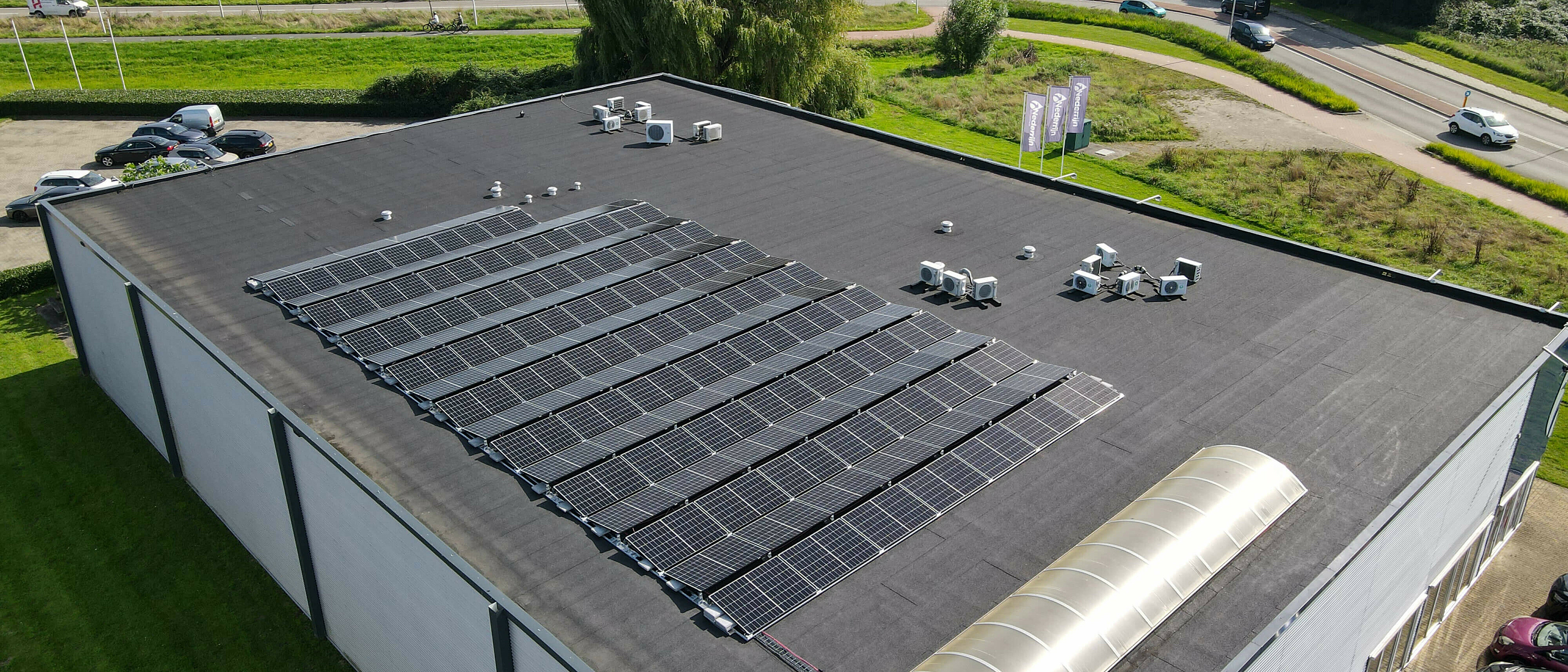 Flachdach III PV Montagessystem novotegra Flachdach mit einem Photovoltaik-System
