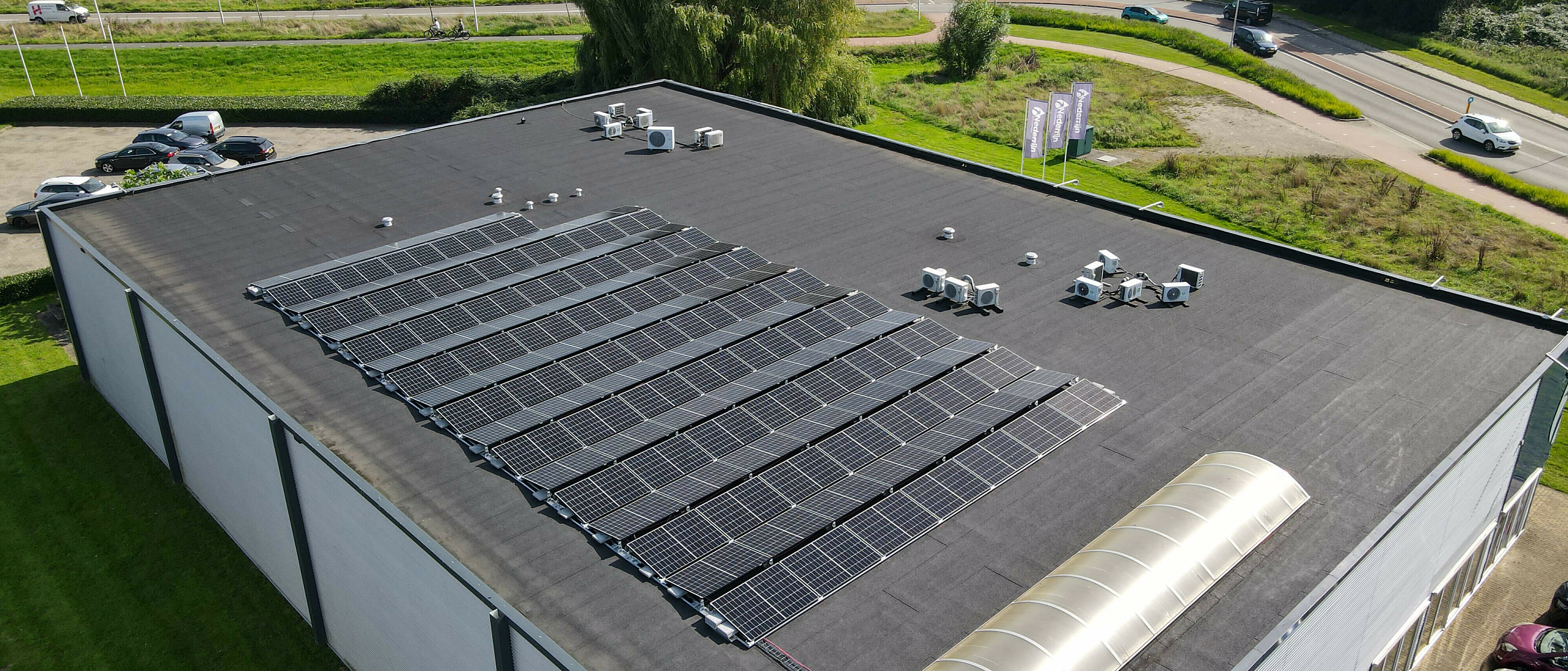 [Translate to PL:] rooftop with photovoltaic 