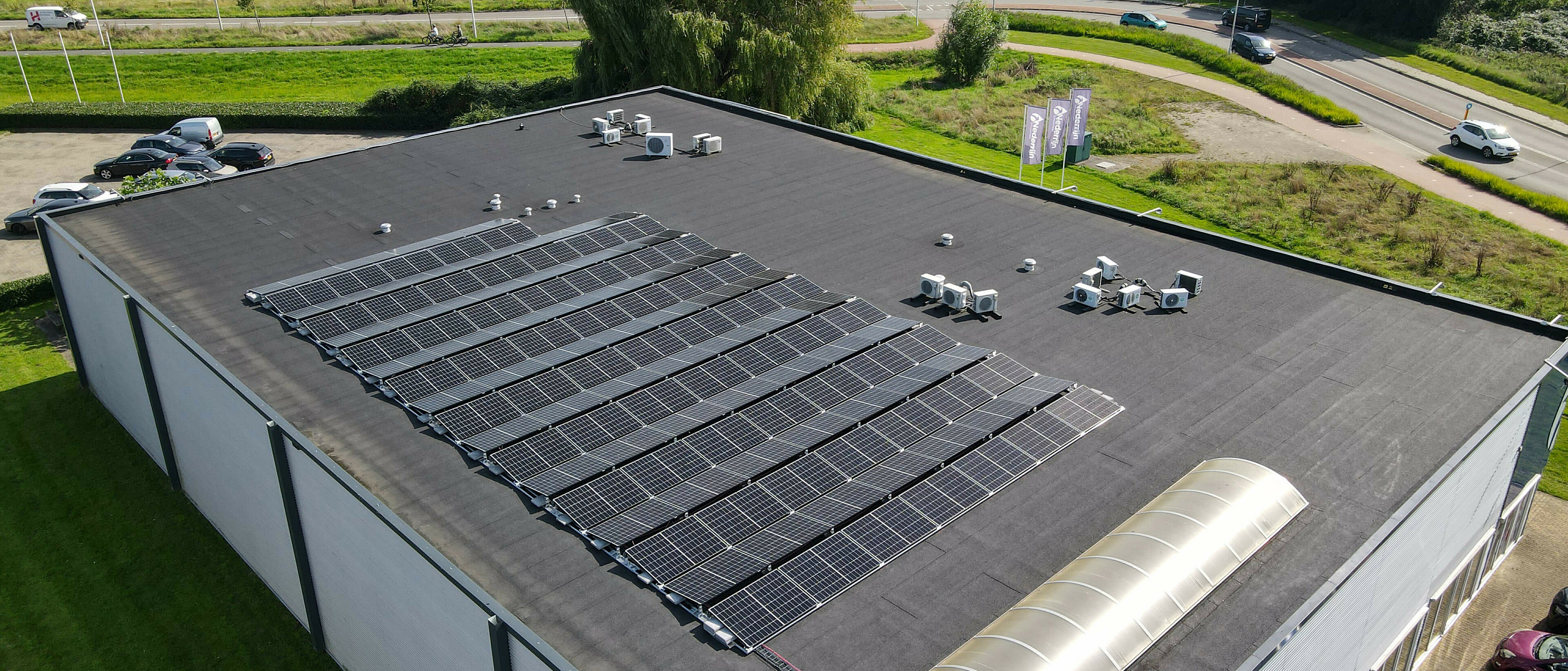 Toolfree flat roof III PV mounting system novotegra rooftop with photovoltaic