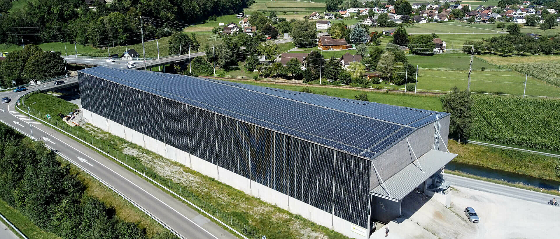 Fassaden PV mit novotegra Montagesystem am Betonwerk Oberriet